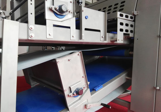 comprar Laminador da massa folhada com sistema avançado do PLC, massa comercial Sheeter do espanador de 12 farinhas Fabricação em linha