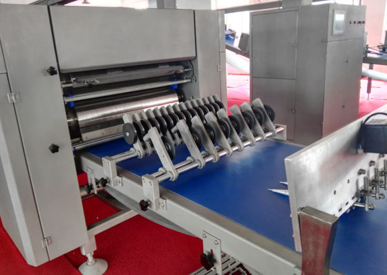 comprar Linha de produção de alimentação da pastelaria de 5 fileiras auto enchimentos diferentes para redemoinhos da pastelaria Fabricação em linha