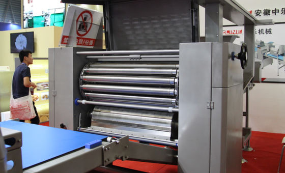 comprar Massa folhada Paratha do Plc de Siemens que faz a máquina com 2 grupos de dispositivos de estratificação online manufacture