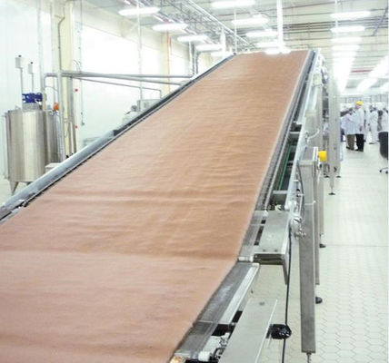 comprar Bolo do rolo suíço do chocolate que faz a máquina com o depositante para enchimentos diferentes Fabricação em linha