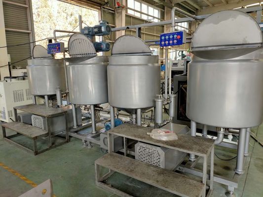 comprar A linha de produção de mistura do bolo do recipiente 4 costura o motor com dimensão de 3.5m×2.5m×2.2m Fabricação em linha